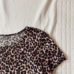 cropped cheetah print shirt